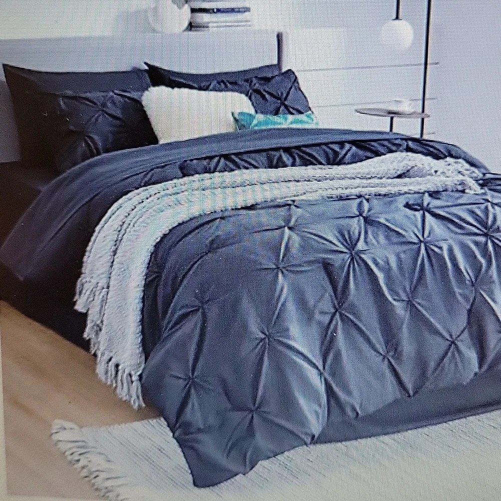 Bedsure Black Pinch Pleat Twin Comforter set with sheets 5pc set bed in Bag New
